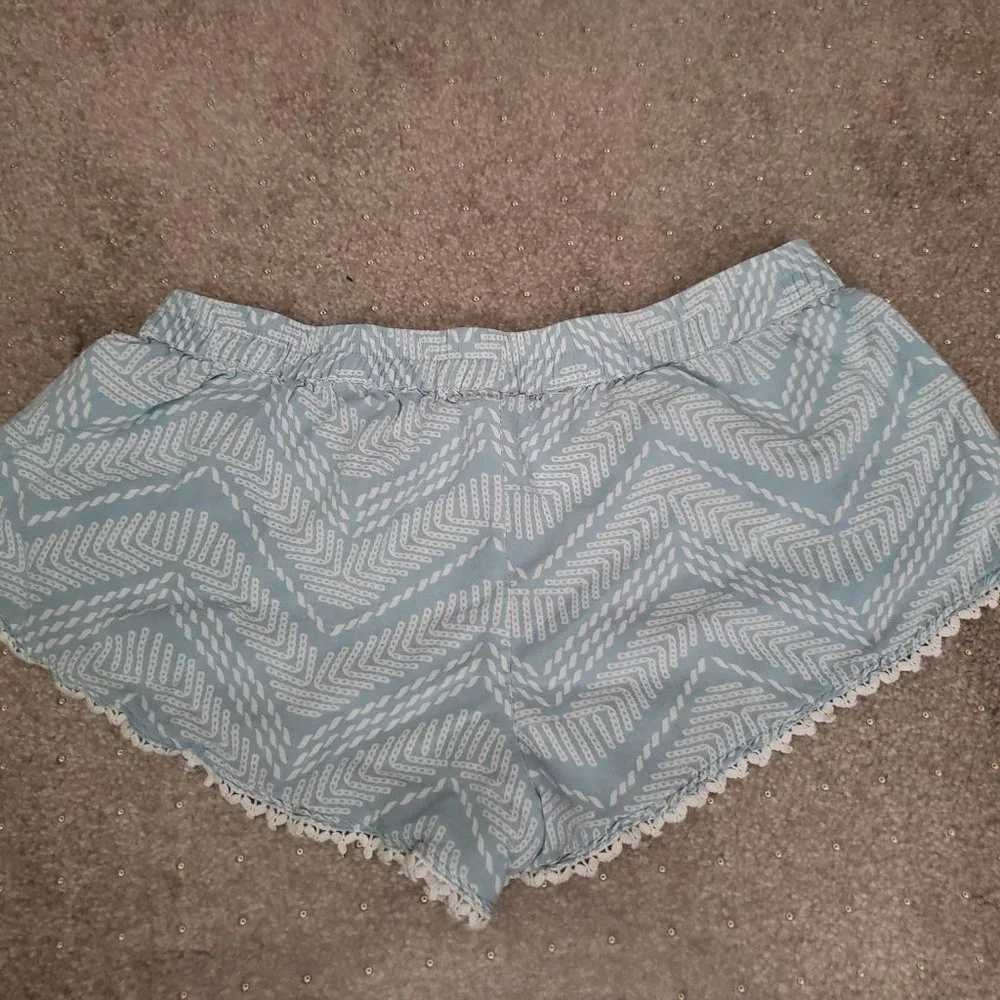 Cute Derek Heart Blue and White shorts - Picture 7 of 10